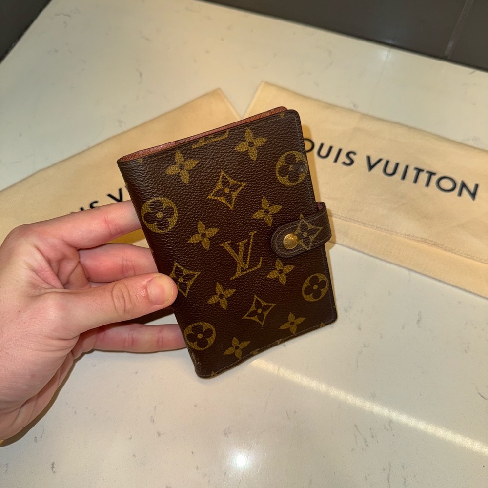 Louis Vuitton pm agenda passport cover